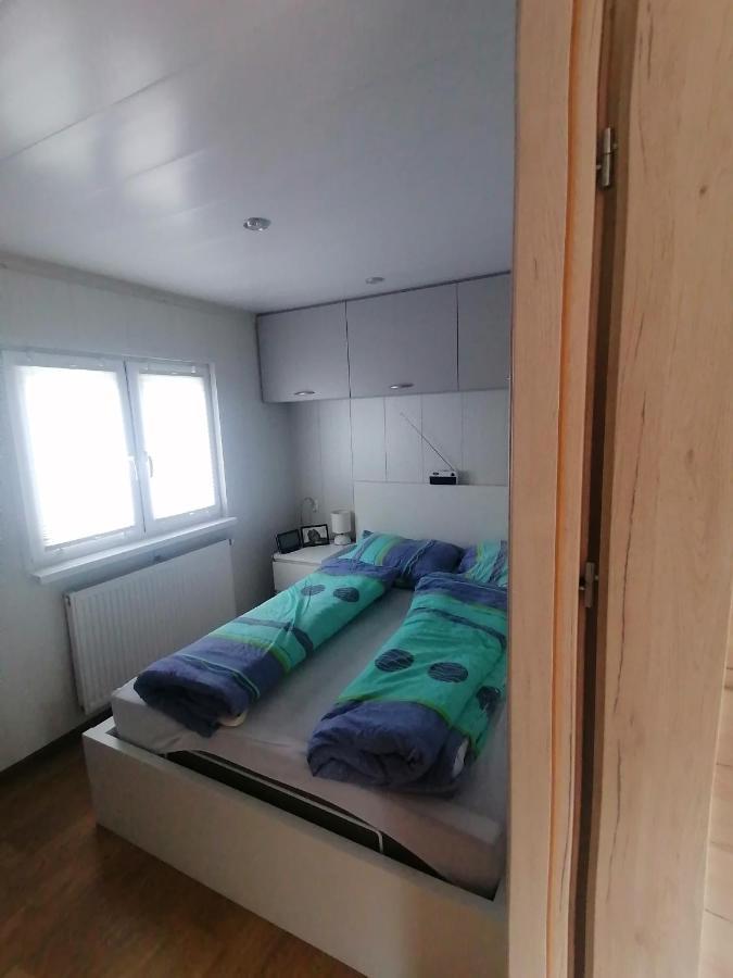 דירות Krina Tiny House Am Wald מראה חיצוני תמונה
